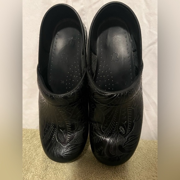 Dansko Professional Clogs Black Tooled Womens Euro Size 36 US 5.5 VGUC - Picture 6 of 11